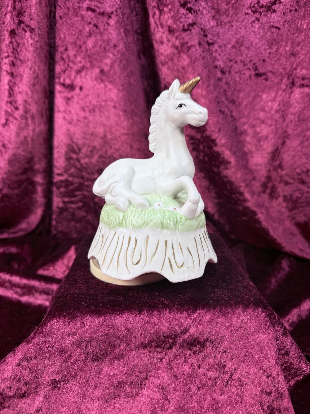 Vintage Ceramic Unicorn Music Box – Resting Fantasy Collectible Keepsake